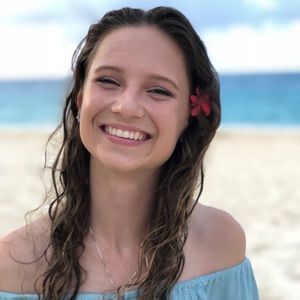 Meet your Posher, Abbey